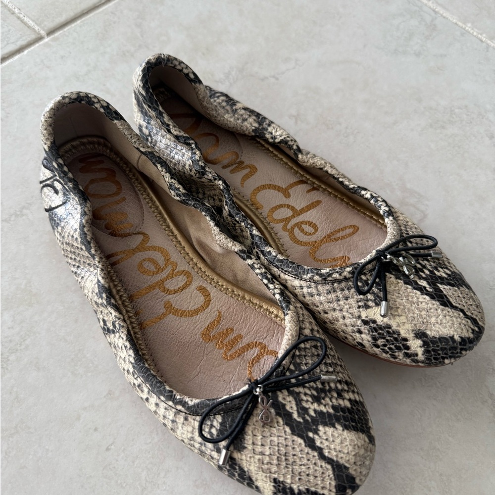 Sam Edelman Cream and Black Flats